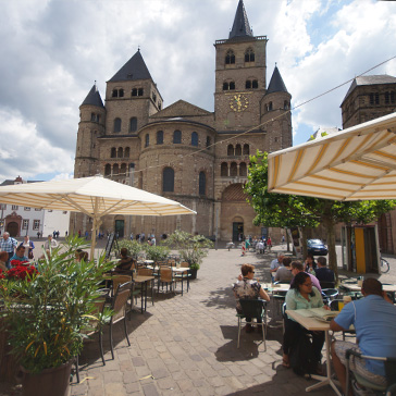 Terrace on the Cathedral (Dom) Square